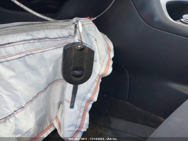 2015 FORD FOCUS SE VIN: 1FADP3F28FL253927