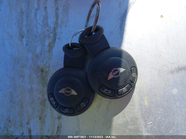 2010 MINI COOPER S WMWMF7C57ATZ71736 Photo 10
