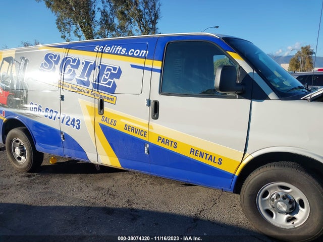 Chevrolet Express 2500 Work Van 2017 1GCWGBFF6H1240401 Image 13