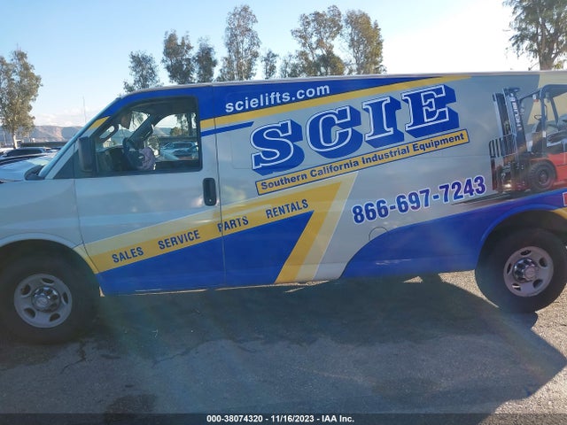 Chevrolet Express 2500 Work Van 2017 1GCWGBFF6H1240401 Image 14