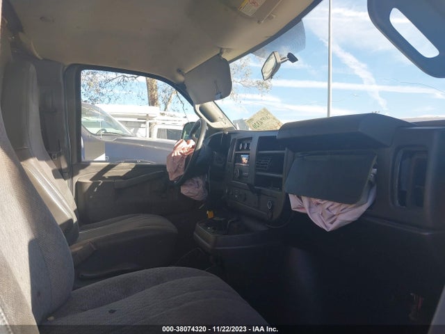 Chevrolet Express 2500 Work Van 2017 1GCWGBFF6H1240401 Image 5