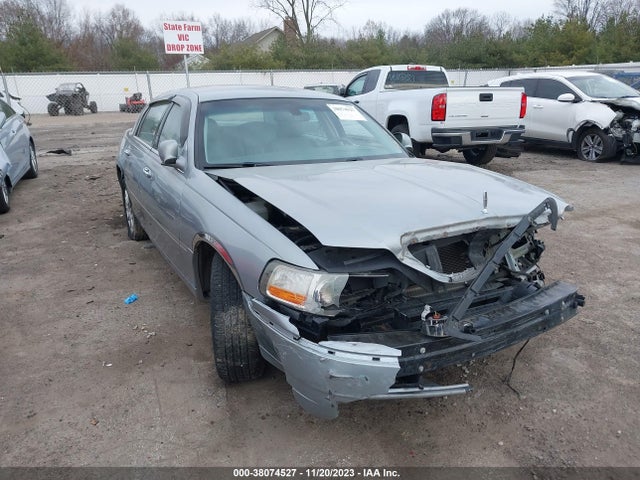 2006 LINCOLN TOWN CAR SIGNATURE VIN: 1LNHM81V96Y650015