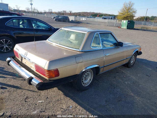 1983 MERCEDES-BENZ 380 SL VIN: WDBBA45A7DB023928
