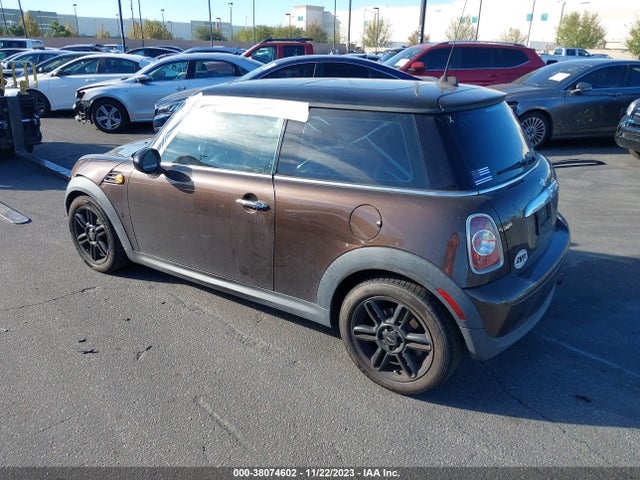 2012 MINI COOPER HARDTOP WMWSU3C59CT259107 Photo 2