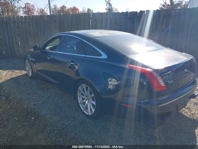 2011 JAGUAR XJ SAJWA1CB2BLV07592 Photo 2