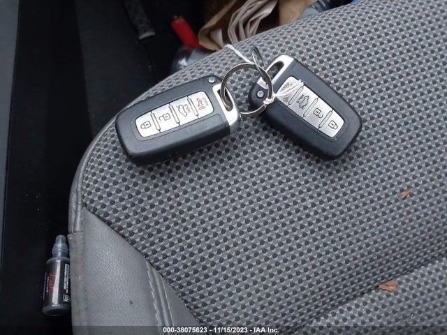 2014 HYUNDAI SONATA SE VIN: 5NPEC4AC4EH930507