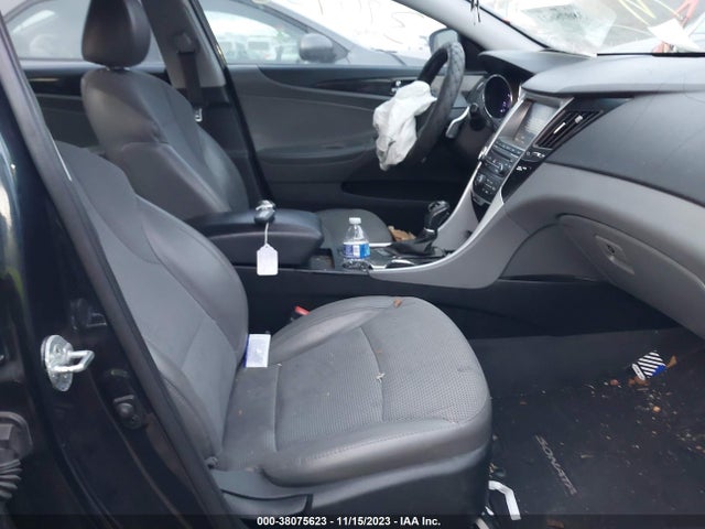 2014 HYUNDAI SONATA SE VIN: 5NPEC4AC4EH930507