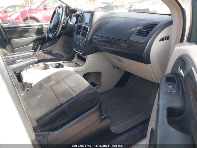 2011 DODGE GRAND CARAVAN CREW VIN: 2D4RN5DG8BR679203