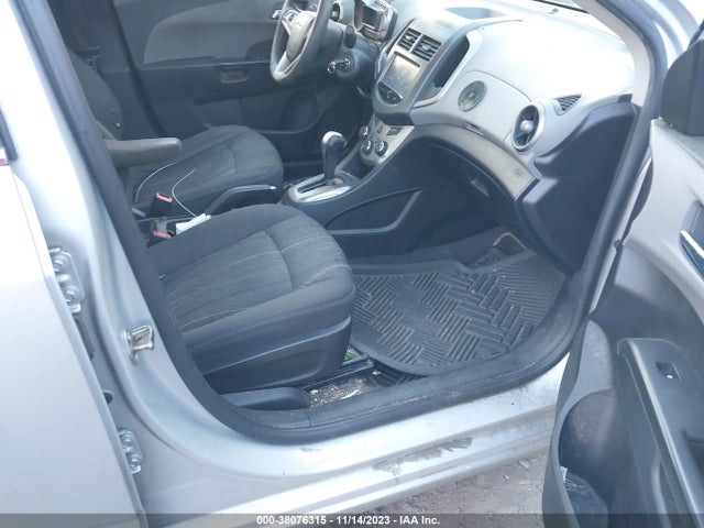 Chevrolet Sonic Lt Auto 2015 1G1JC5SG2F4164329 Image 5