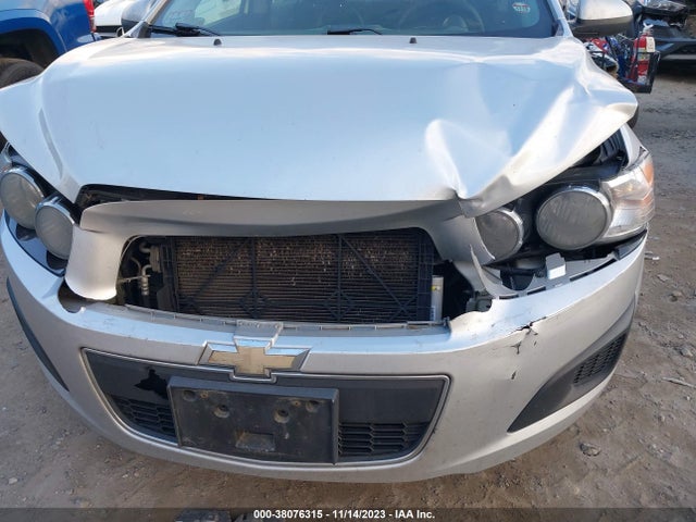 Chevrolet Sonic Lt Auto 2015 1G1JC5SG2F4164329 Image 6