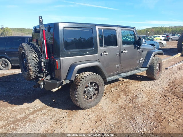 1C4HJWEG6EL233749 Jeep Wrangler Unlimited Sahara