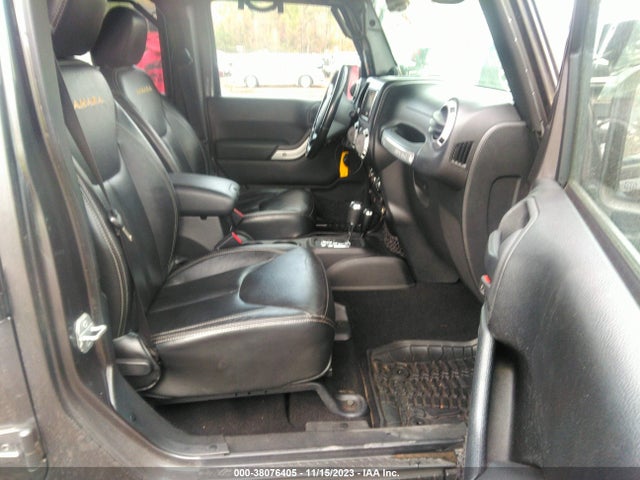 1C4HJWEG6EL233749 Jeep Wrangler Unlimited Sahara