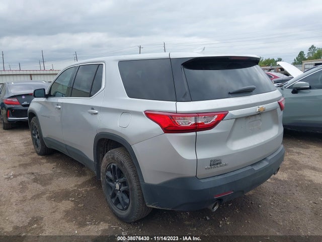Chevrolet Traverse Ls 2018 1GNERFKW6JJ214459 Image 3