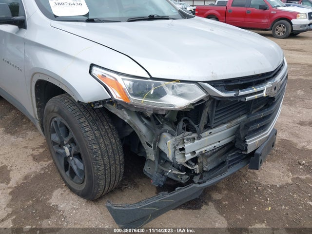 Chevrolet Traverse Ls 2018 1GNERFKW6JJ214459 Image 6