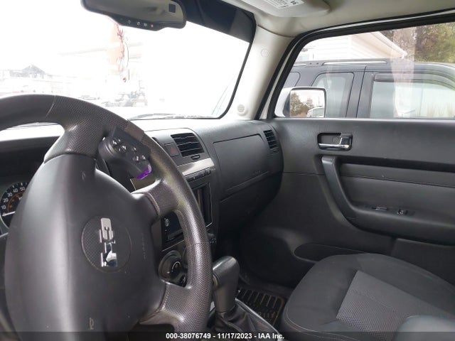 2007 HUMMER H3 SUV VIN: 5GTDN13E878156713