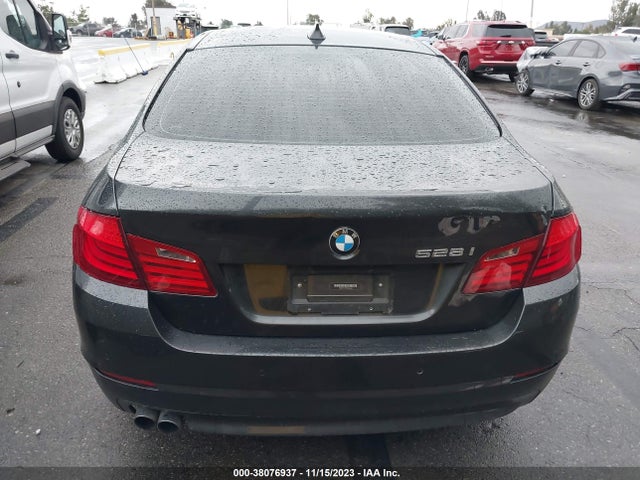 2011 BMW 528I VIN: WBAFR1C57BDS35422