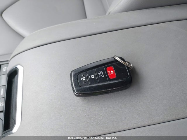 2021 TOYOTA HIGHLANDER XLE VIN: 5TDHZRAH2MS062360