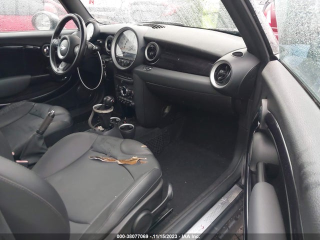 2011 MINI COOPER S CLUBMAN WMWZG3C56BTY35370 Photo 4