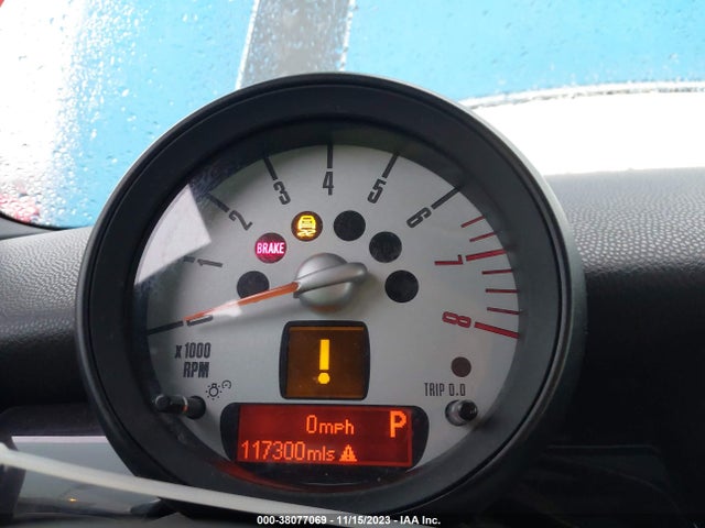 2011 MINI COOPER S CLUBMAN WMWZG3C56BTY35370 Photo 6