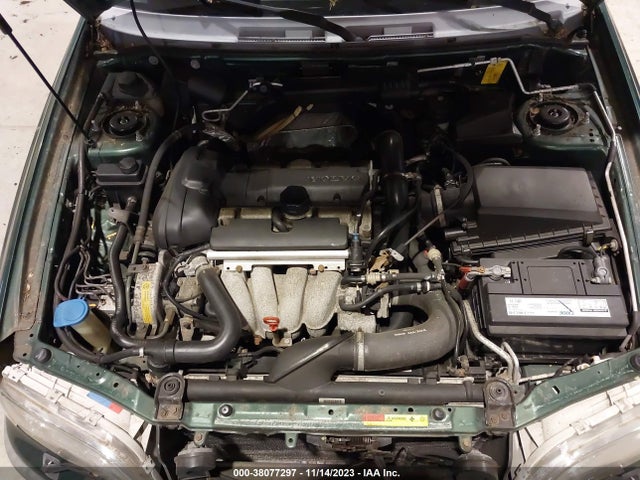 2000 VOLVO V40 A/AS VIN: YV1VW2554YF523254