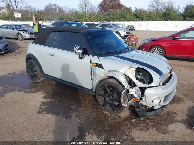 2015 MINI CONVERTIBLE WMWZN3C52FT862691 Photo 0