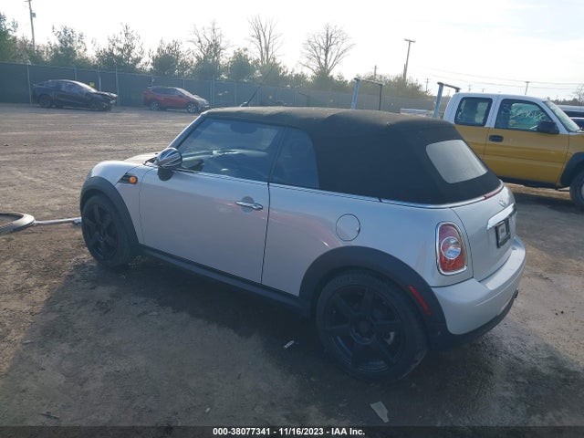 2015 MINI CONVERTIBLE WMWZN3C52FT862691 Photo 2