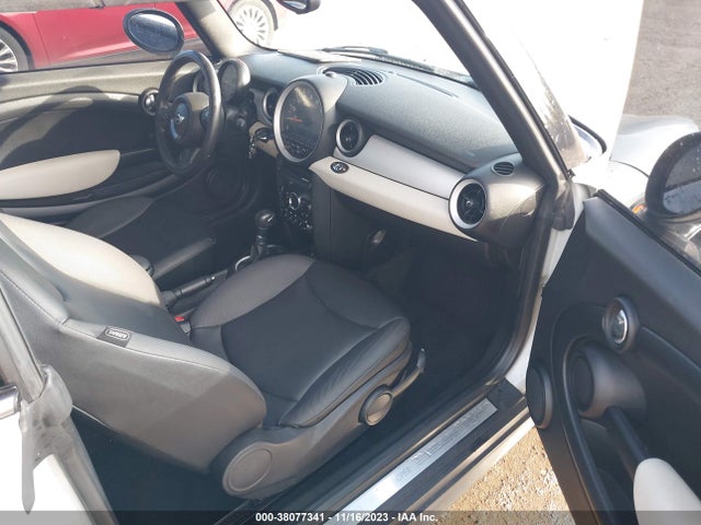 2015 MINI CONVERTIBLE WMWZN3C52FT862691 Photo 4