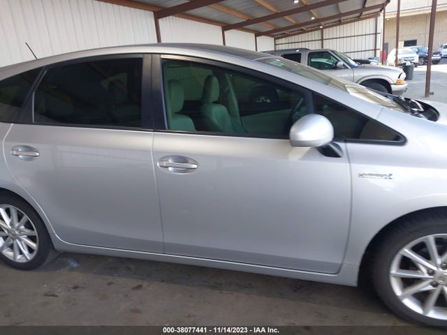 Toyota Prius V Five 2014 JTDZN3EU0E3324626 Image 13