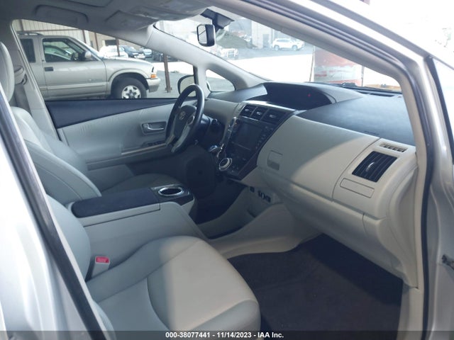 Toyota Prius V Five 2014 JTDZN3EU0E3324626 Image 5