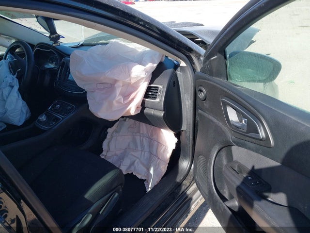 Chrysler 200 Limited 2015 1C3CCCAB1FN541547 Image 5