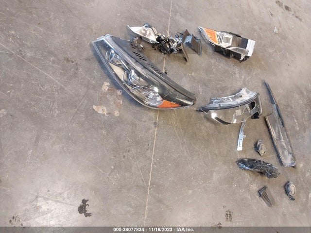 2019 KIA SORENTO 2.4L LX VIN: 5XYPGDA33KG572901