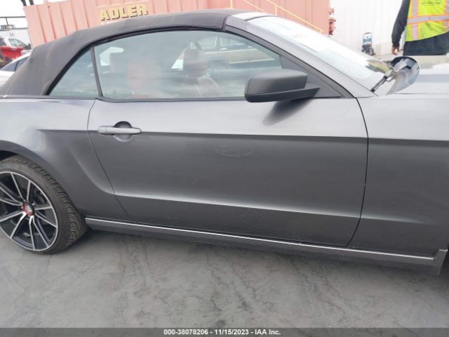 1ZVBP8EM2E5213098 Ford Mustang V6