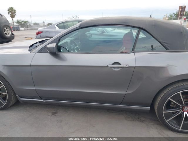 1ZVBP8EM2E5213098 Ford Mustang V6