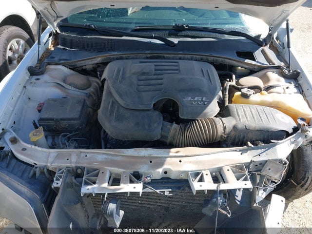 Chrysler 300 S 2014 2C3CCABG8EH161613 Image 10