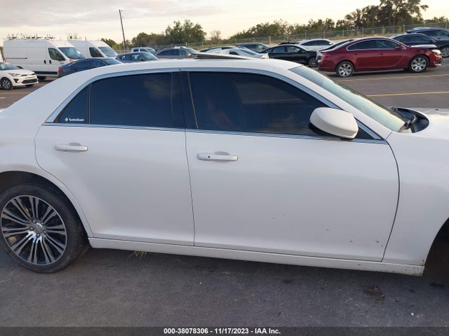 Chrysler 300 S 2014 2C3CCABG8EH161613 Image 14