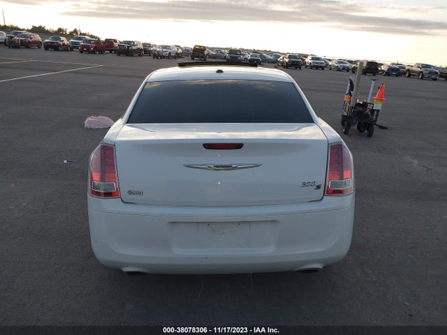 Chrysler 300 S 2014 2C3CCABG8EH161613 Image 17