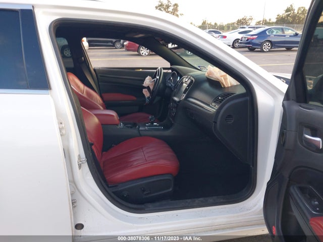 Chrysler 300 S 2014 2C3CCABG8EH161613 Image 5