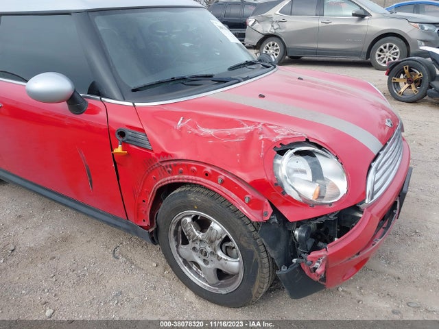 2009 MINI COOPER CLUBMAN WMWML33509TN68808 Photo 5