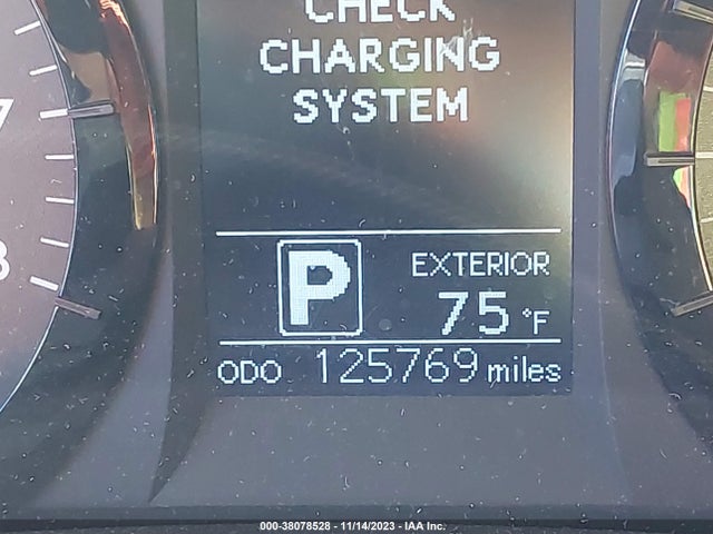 2015 TOYOTA SIENNA LE 8 PASSENGER VIN: 5TDKK3DC7FS551279