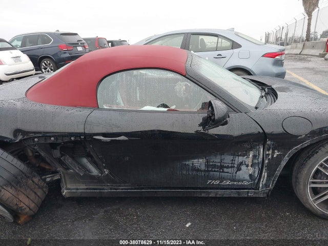 Porsche 718 Boxster T 2022 WP0CA2A84NS205634 Image 13