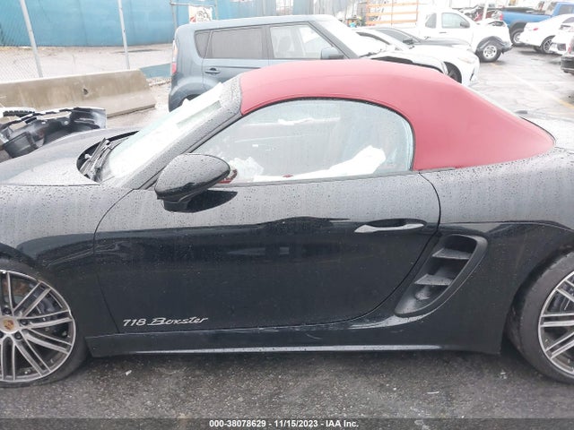 Porsche 718 Boxster T 2022 WP0CA2A84NS205634 Image 14