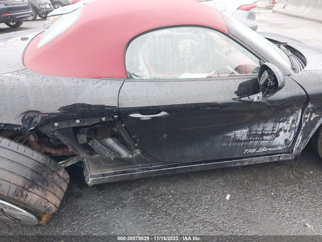 Porsche 718 Boxster T 2022 WP0CA2A84NS205634 Image 6