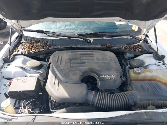 2C3CCAAG5EH327121 Chrysler 300