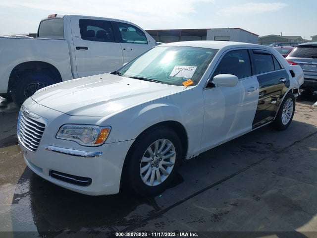2C3CCAAG5EH327121 Chrysler 300