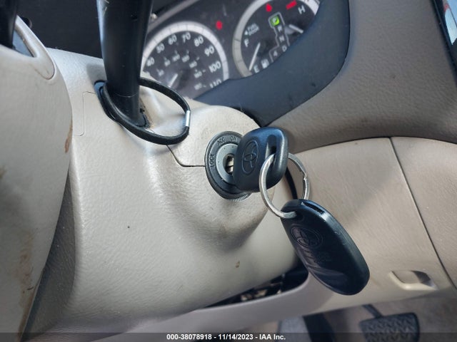 2004 TOYOTA SIENNA LE VIN: 5TDZA23C44S207337