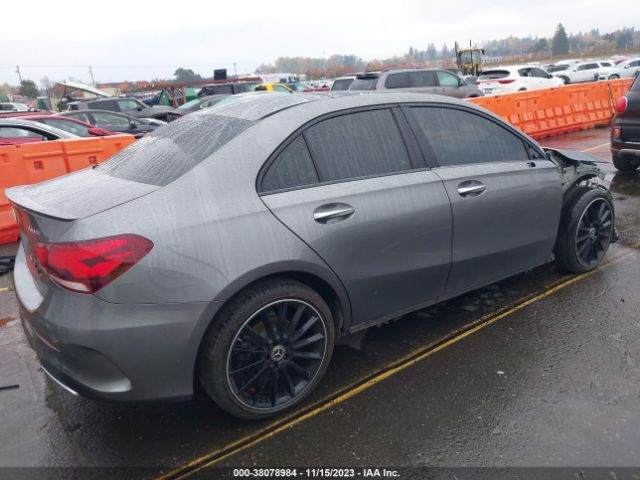 WDD3G4FBXKW020092 Mercedes-Benz A 220 4matic