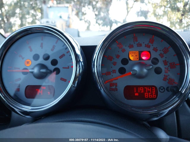 2005 MINI COOPER S WMWRH33525TF85680 Photo 6