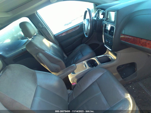 2C4RC1GG1FR708909 Chrysler Town & Country Limited Platinum