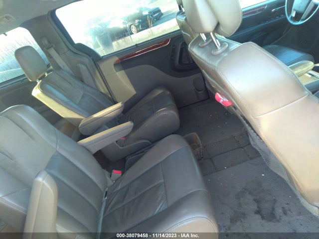 2C4RC1GG1FR708909 Chrysler Town & Country Limited Platinum