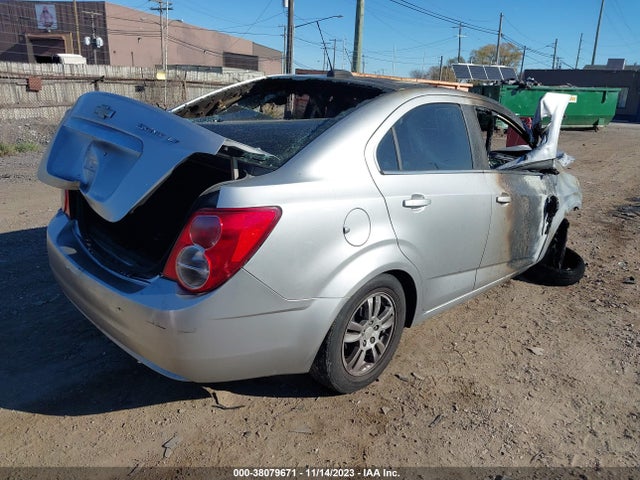 Chevrolet Sonic Lt Auto 2015 1G1JC5SH1F4143724 Image 4